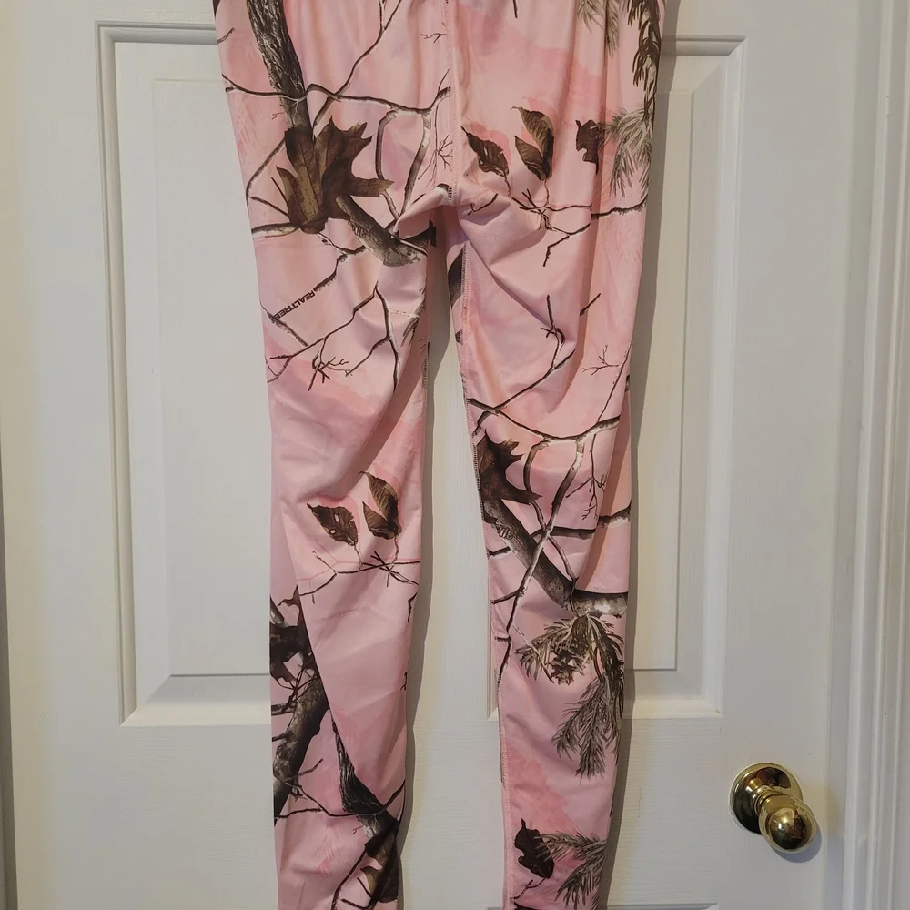 Realtree Pink Camouflage Baselayer Set - Picture 2 of 6